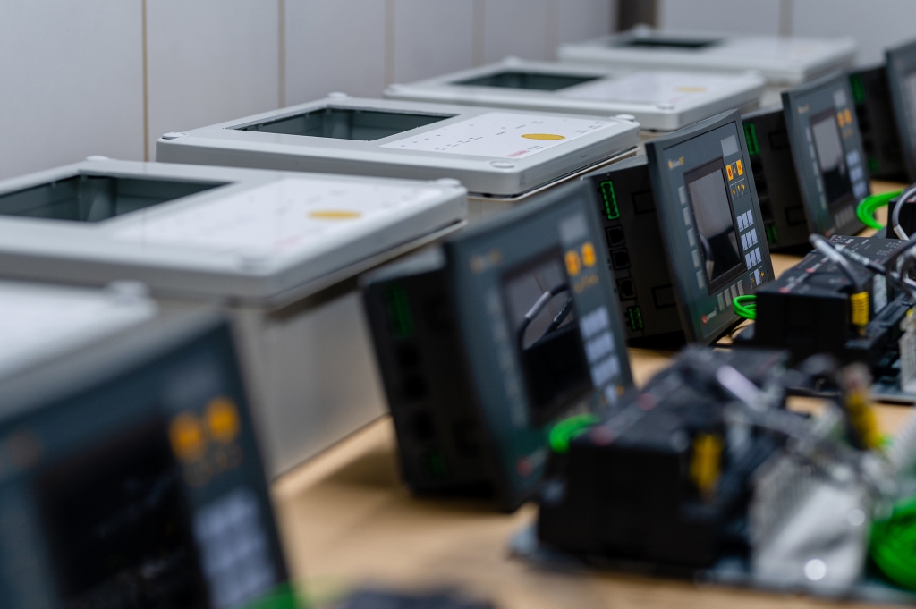 industrial control cabinet manufacturing for automation systems in Poland